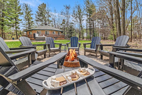 Octagon & APT | Hot tub, Gameroom, 1.8 mi to Beach