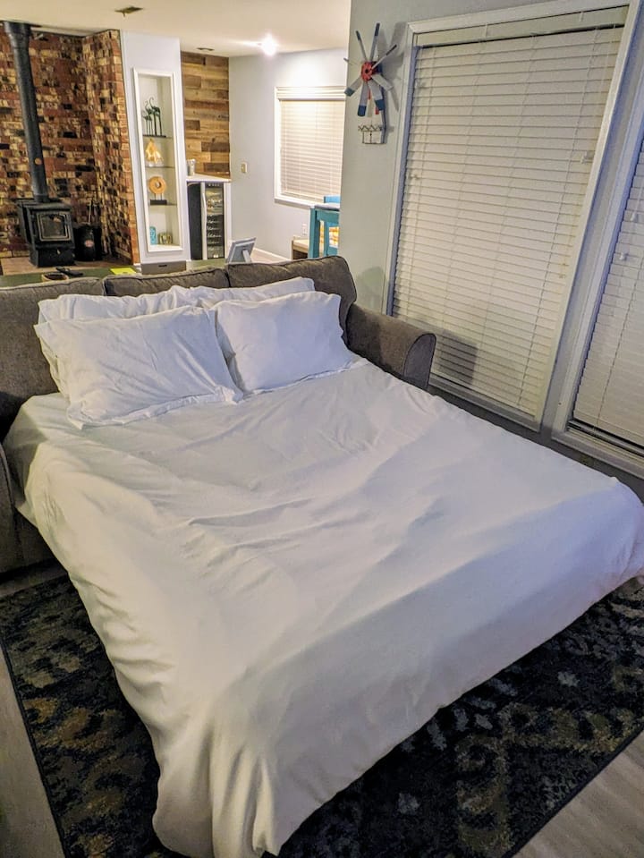 Large Upgraded, Family Friendly Condo With Garage - Lake Chelan, WA