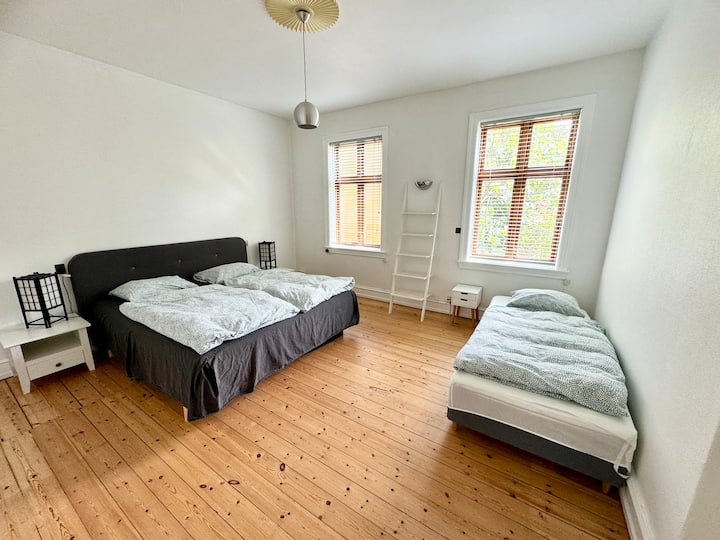 ห้องนอนนี้สำหรับ 3 คนอยู่ที่ชั้นล่าง