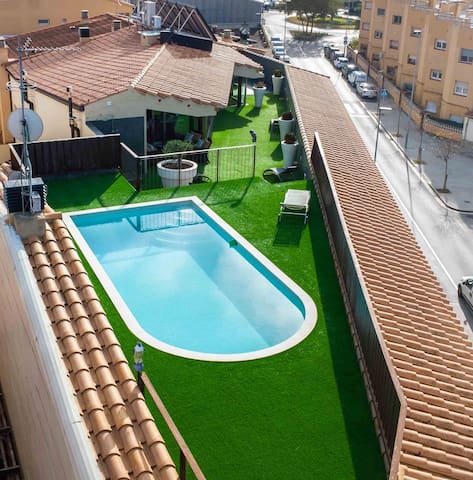 Gran Dúplex con Piscina Privada en centro ROSES