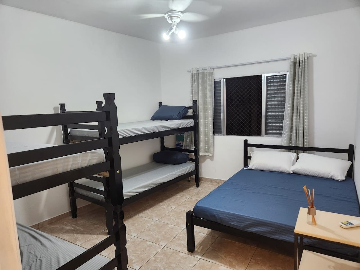 Обезбедуваме чаршаф и навлака за перници 