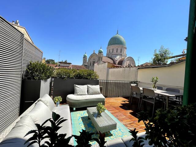 Peaceful New Penthouse with Big Panoramic Terrace gallery image 2