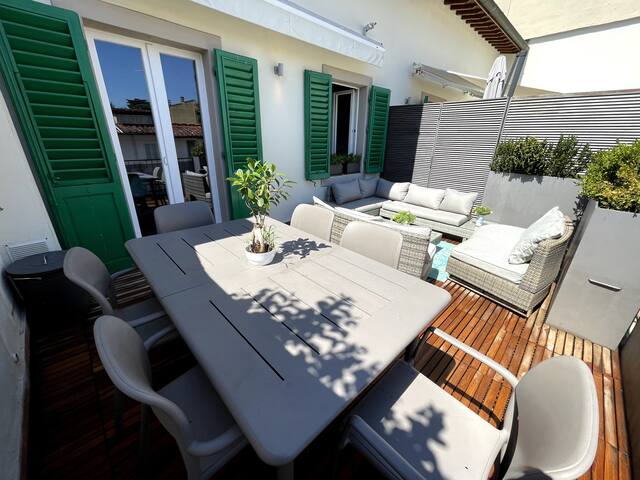 Peaceful New Penthouse with Big Panoramic Terrace gallery image 4