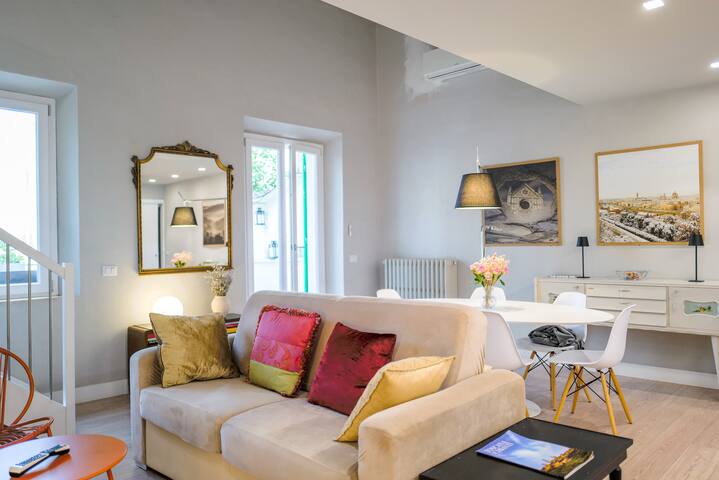 Peaceful New Penthouse with Big Panoramic Terrace gallery image 5