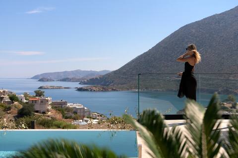 Cueva Villa I, a unique escape by the sea