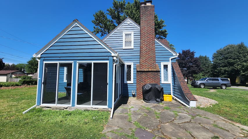 Seahorse House, Charlotte Beach, Rochester, NY gallery image 2