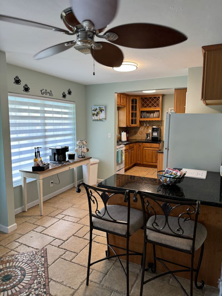 Beautiful Tropical Pool Home. - Plantation, FL
