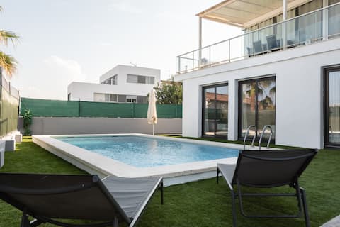 Villa Oasis - Comfort and design near Valencia