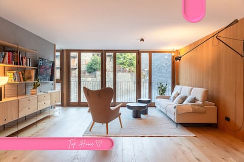 𓄿Ski-in/Ski-out Retreat with Pool, Sauna, and Gym