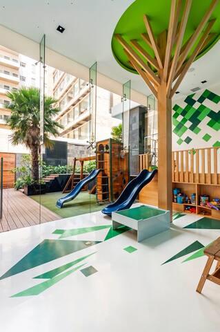 (Top 5%) Condesa Gem: AC, Pool, Gym & Views gallery image 4