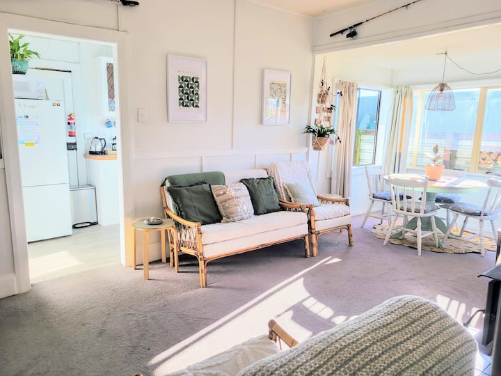 Crooked Mile Cottage - Hokitika - Kiwi Beach Stay - Hokitika