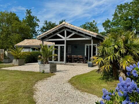 Le Parc – 14 people | Swimming Pool & Hot Tub | View of Horses