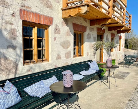 Farmhouse 1604 | Farmers Home