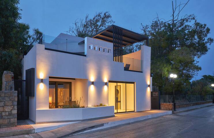 MichELe Luxury Penthouse gallery image 2