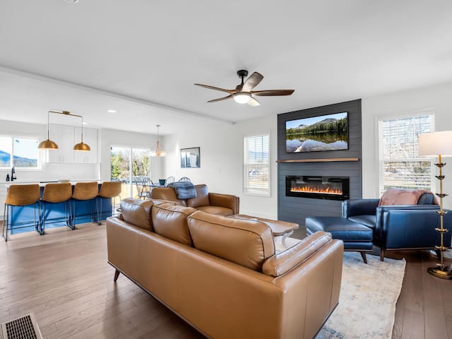 3BR *Dog Friendly* Hot Tub*