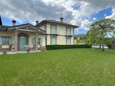 villa in the barolo valley