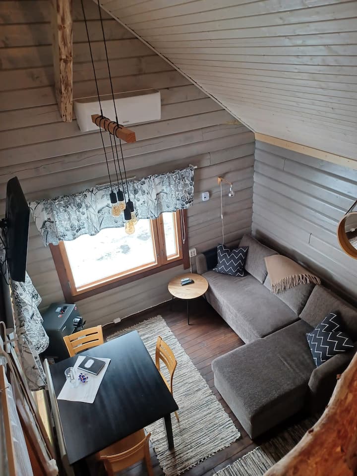 Pieni Ja Vaatimaton Mökki,lähellä, Mutta Syrjässä. - Oulu