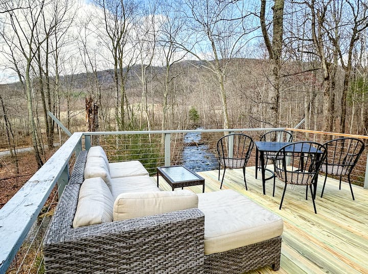 River Front
Mountain Views
(Old Rag, Snp) - Sperryville, VA
