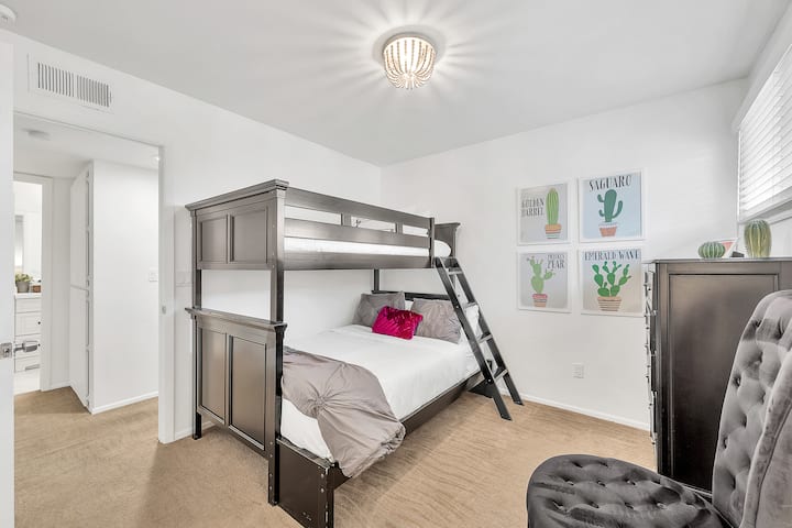 Брачен кревет (широк 125 - 149 см)