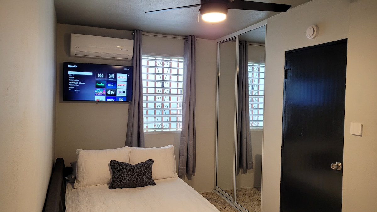 You will be able to store your items in the locker, hang your clothes on the hook and fix yourself by looking at the mirror doors. We also have in the closet a traveler's cot for your baby always available on the property at no additional cost. 