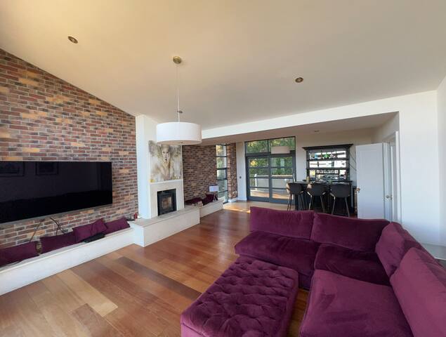 The Dublin Mountain Retreat. gallery image 5