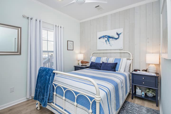 La camera da letto Whale dispone di un letto matrimoniale.