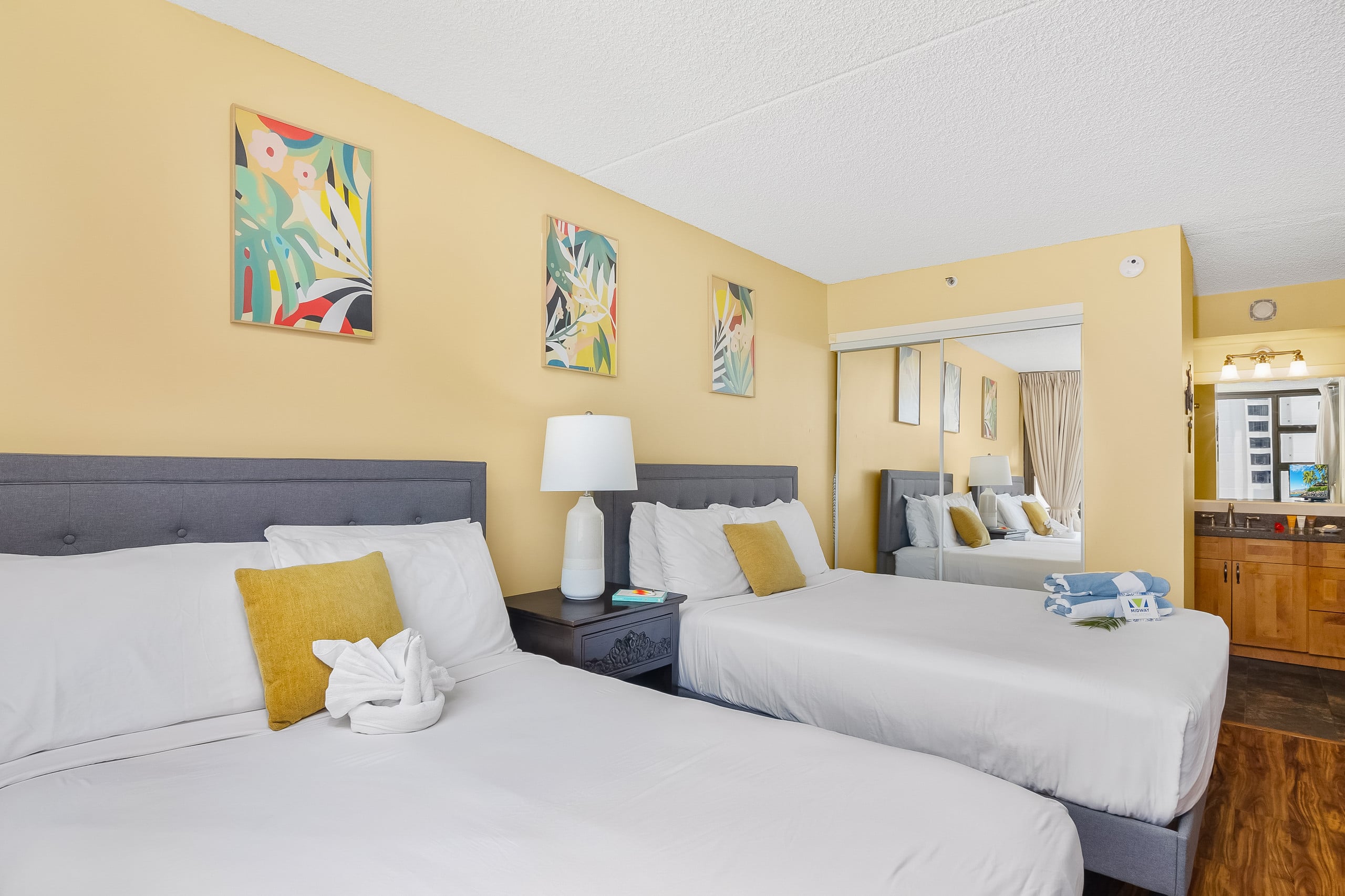 Condo in Honolulu · ★4.91 · 1 bedroom · 3 beds · 1 private bath - Image 22