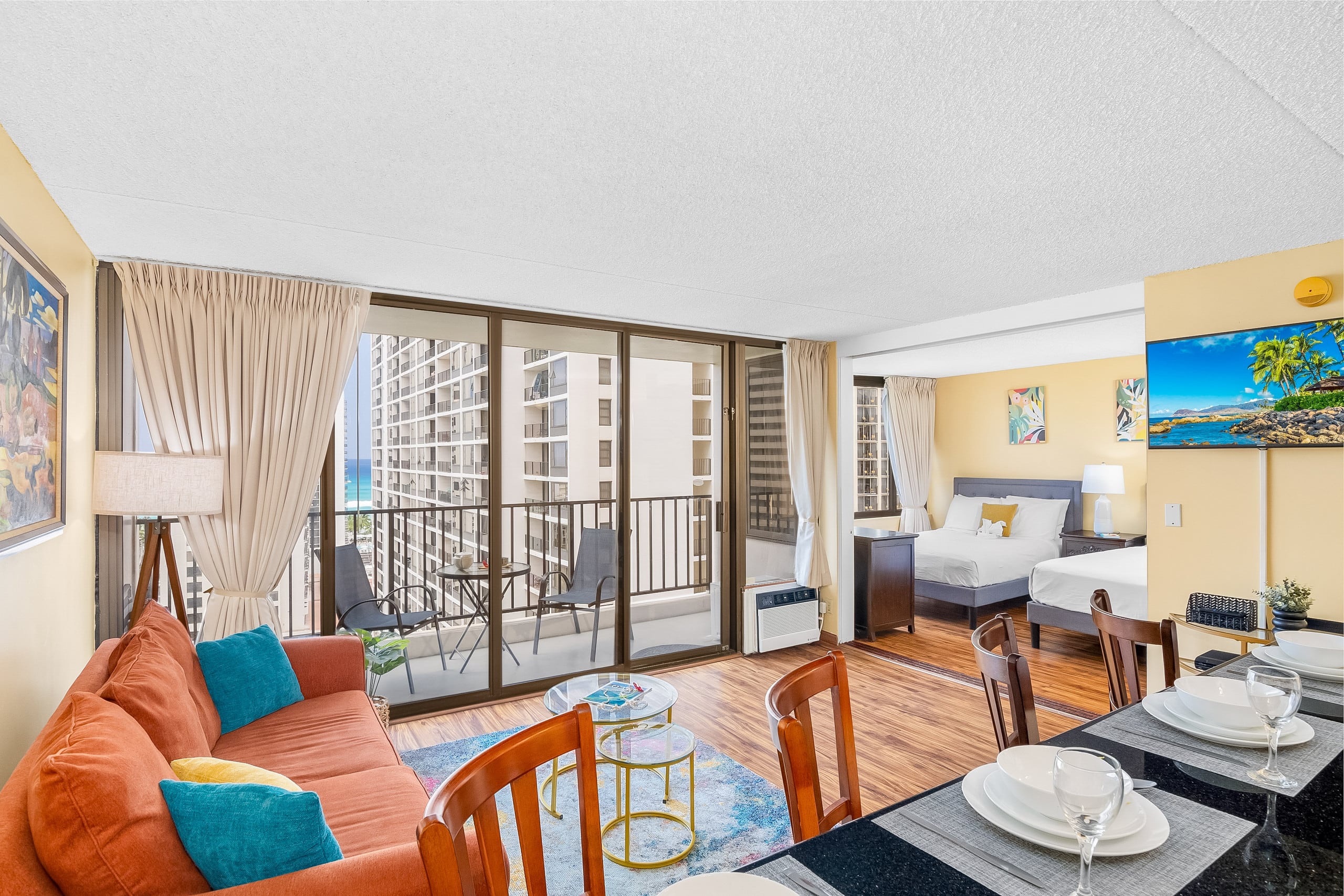 Condo in Honolulu · ★4.91 · 1 bedroom · 3 beds · 1 private bath - Image 3