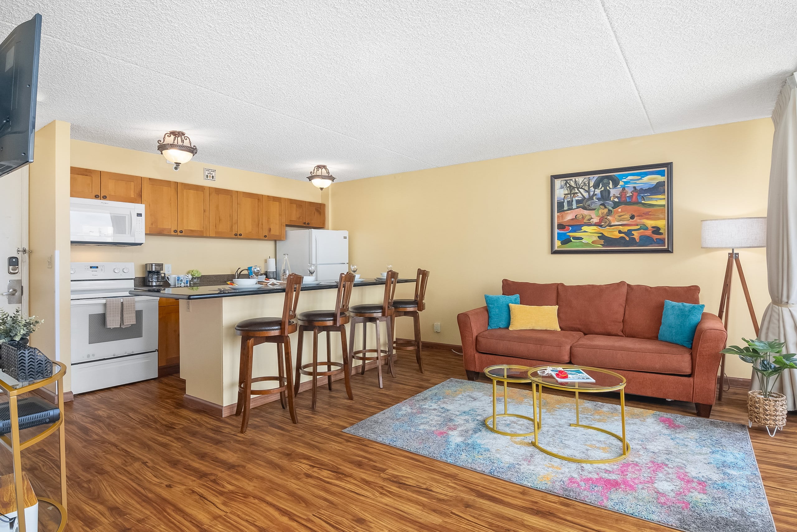 Condo in Honolulu · ★4.91 · 1 bedroom · 3 beds · 1 private bath - Image 7