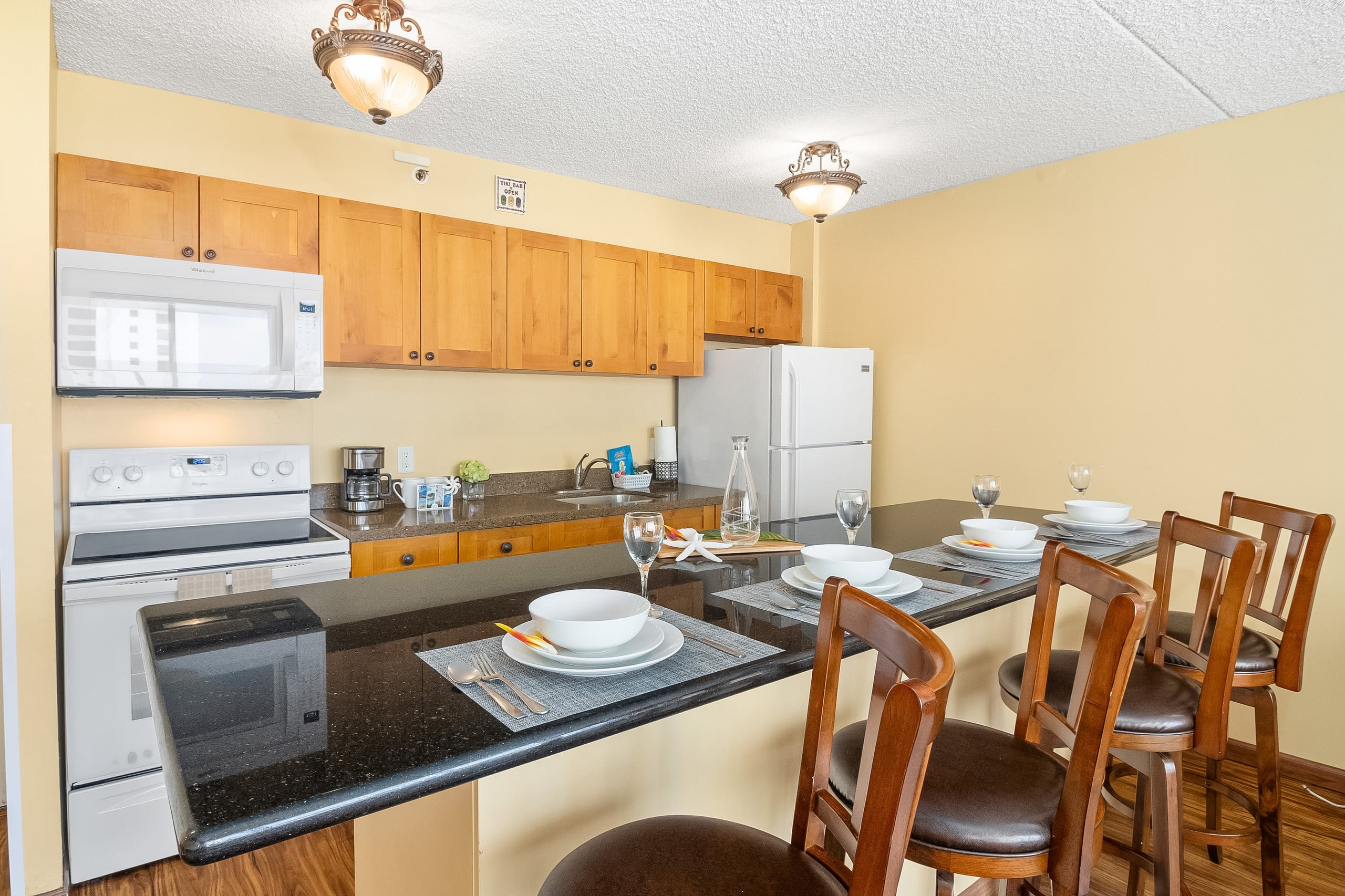 Condo in Honolulu · ★4.91 · 1 bedroom · 3 beds · 1 private bath - Image 12