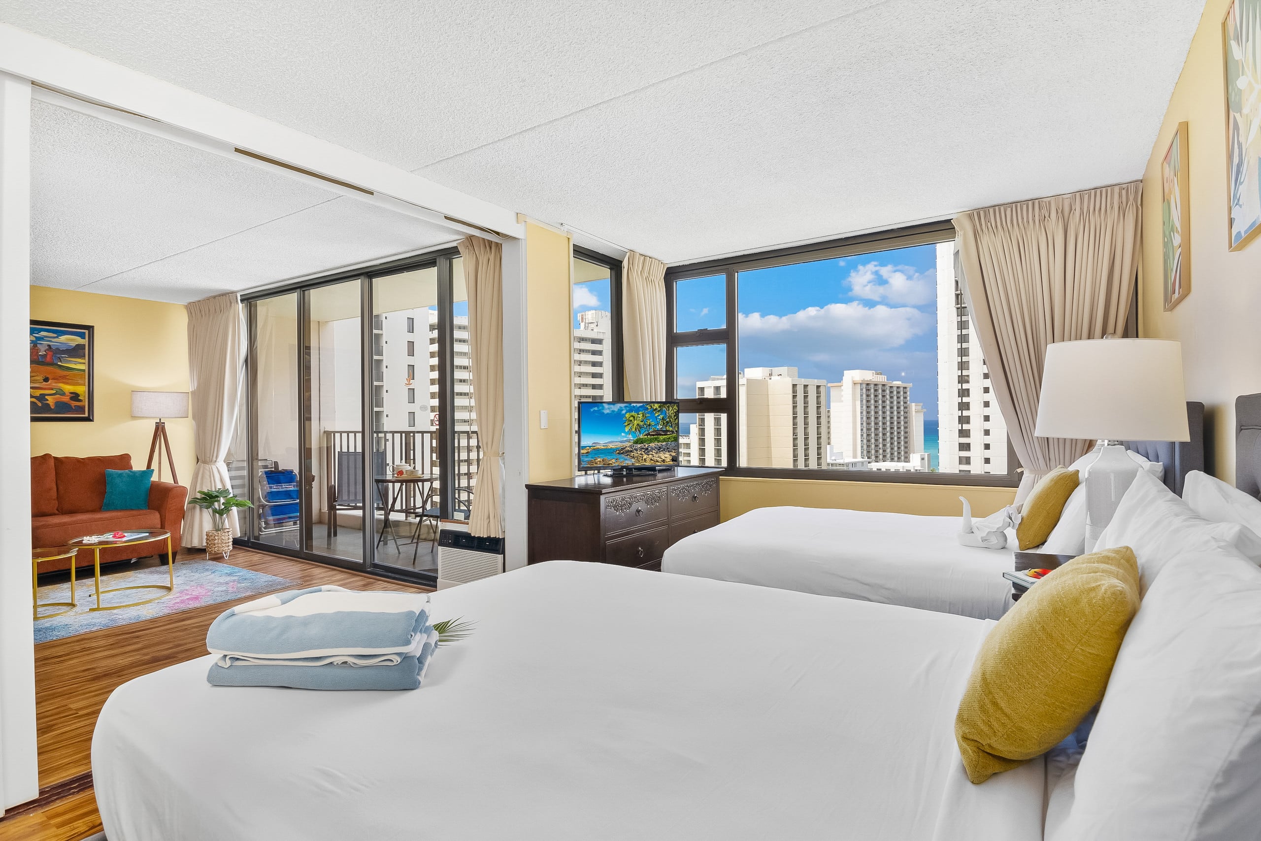 Condo in Honolulu · ★4.91 · 1 bedroom · 3 beds · 1 private bath - Image 23