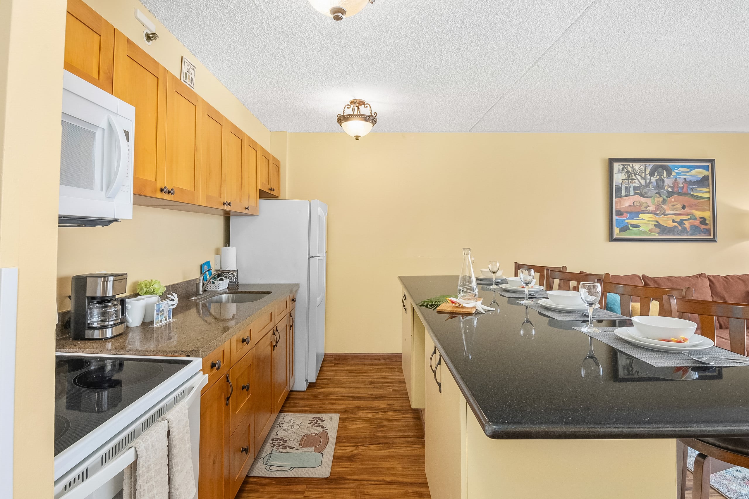 Condo in Honolulu · ★4.91 · 1 bedroom · 3 beds · 1 private bath - Image 13