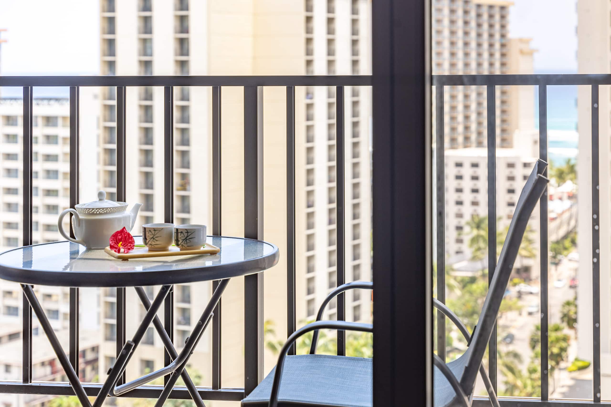 Condo in Honolulu · ★4.91 · 1 bedroom · 3 beds · 1 private bath - Image 33