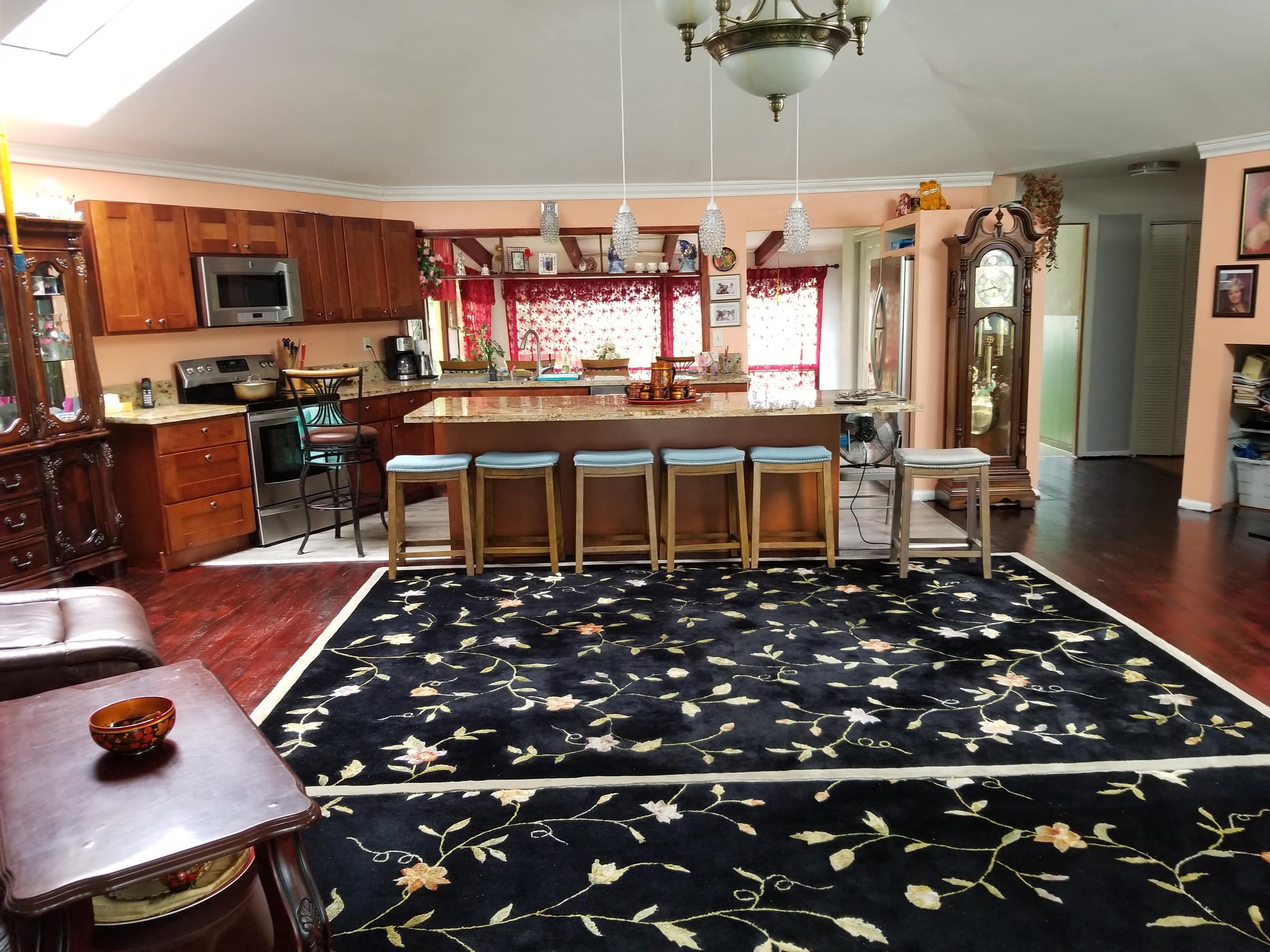 Home in Keaau · ★4.86 · 4 bedrooms · 6 beds · 3 shared baths - Image 3
