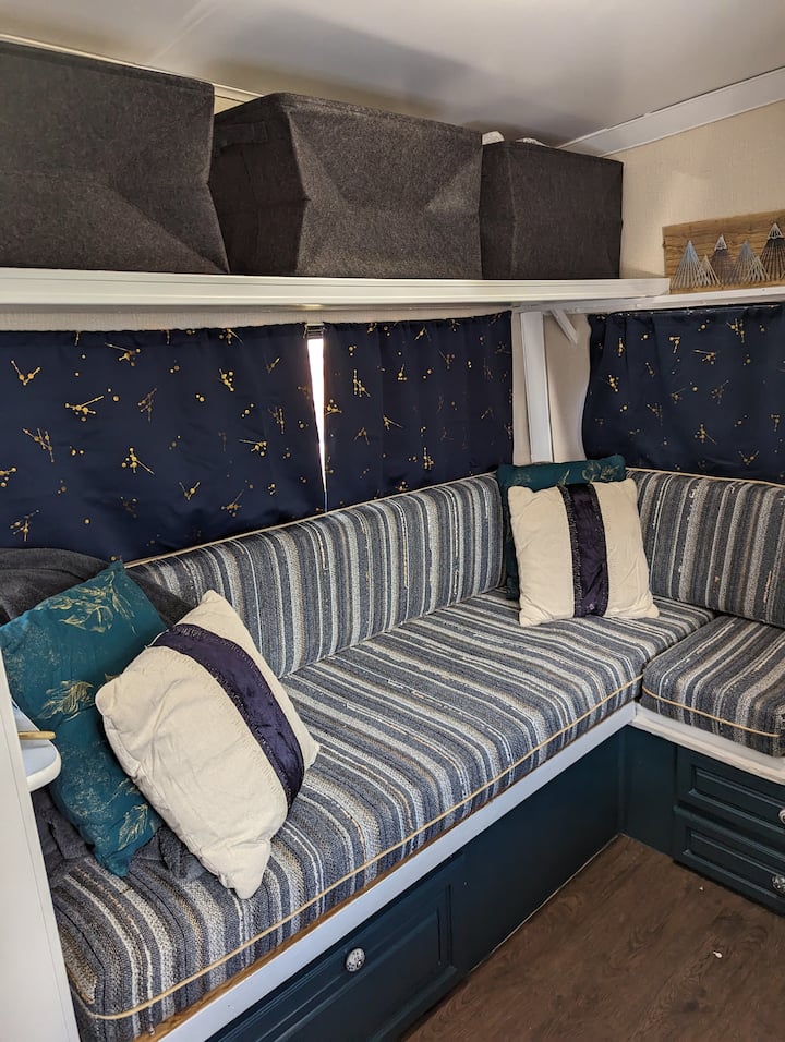 Peas In A Pod Bigfoot 17 Ft Camper - Jasper