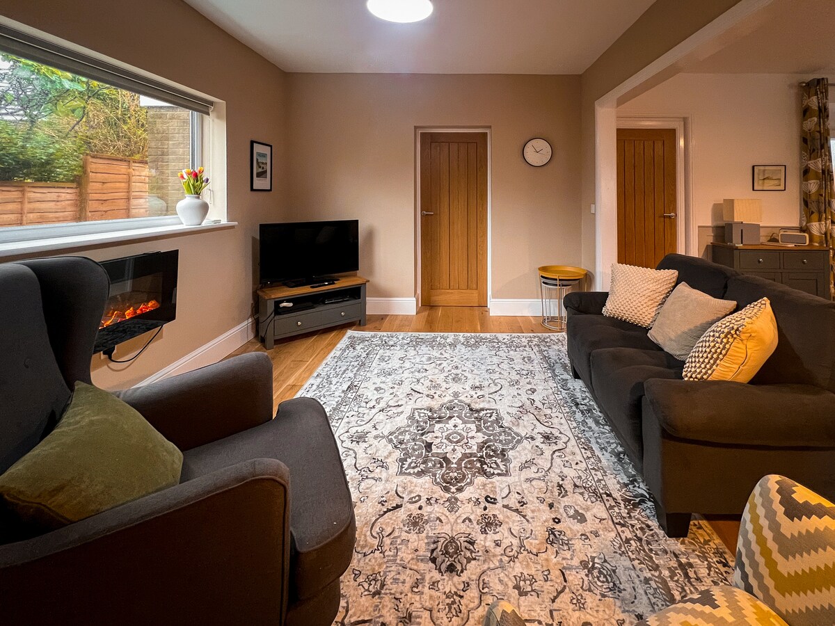 Top Airbnb: Detached cottage near Alnwick and Warkworth in Thirston