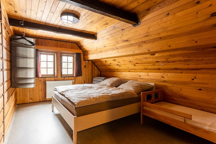 Schlafzimmer 2