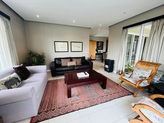 Luxurious Secure 2 Bedroom V&A Waterfront Apt