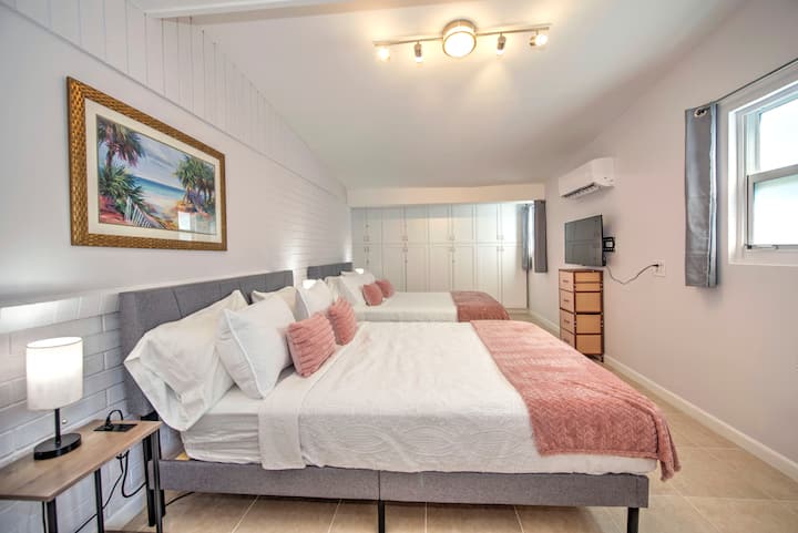 双人床房，非常适合携带儿童的家庭。