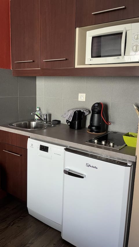 Popular Airbnb listing: Beautiful Studio Prado Beach Park Pool Stadium in Marseille 8e Arrondissement