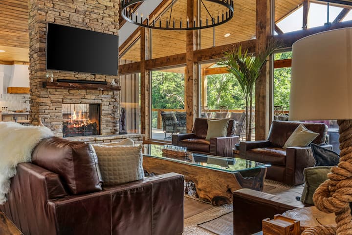 Views! Two Decks, Hot Tub, Fire Pit, Theater, Dock - Lewis Smith Lake