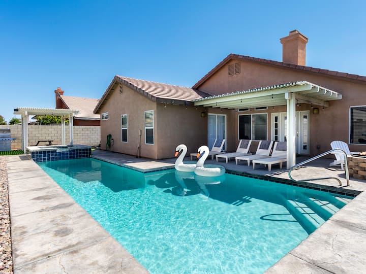 Luxury 4br W/private Pool & Spa Mins To Coachella! - Indio, CA