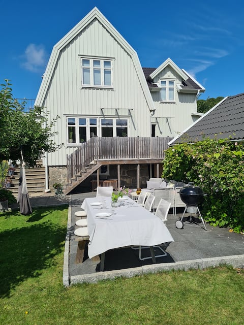 Large house in Långedrag near the sea and city center