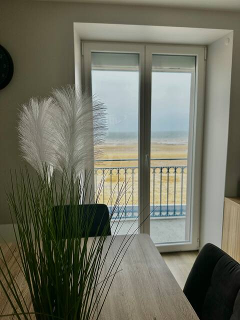 La Tourelle – Balcony with sea view and south-facing terrace