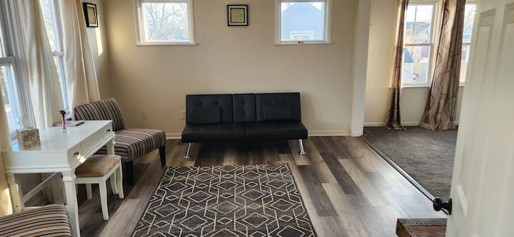 2 Bedroom 1 Bath Five Minutes From Downtown - Kenosha, WI