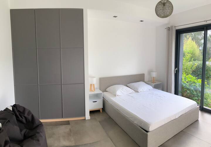 سرير مزدوج 140 سم