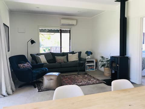 Top performing Airbnb: 'Town & Country' Cottage Bay of Plenty in Western Bay Of Plenty District
