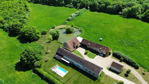 Privatizable estate - 11 bedrooms - 1h30 from Paris