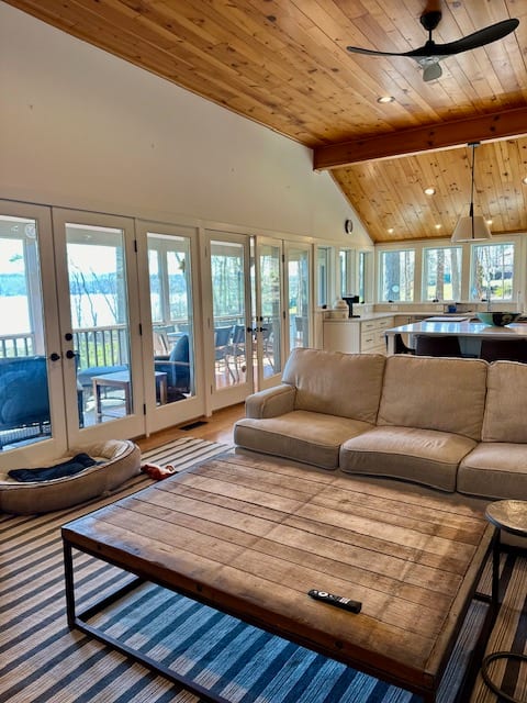 Waterfront Cottage on Twin Lakes in Salisbury, CT