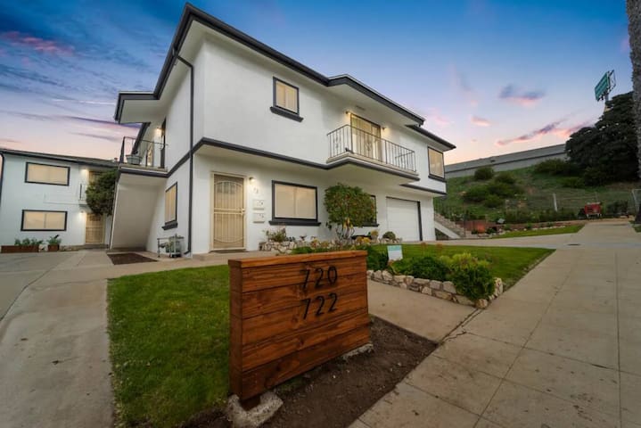 The Portofino -7BR Free Parking- Little Italy